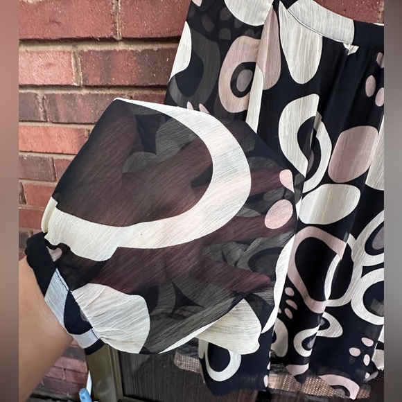 🛍️apostrophe Beautiful lining long sleeve blouse Size X-LARGE - Picture 2 of 10